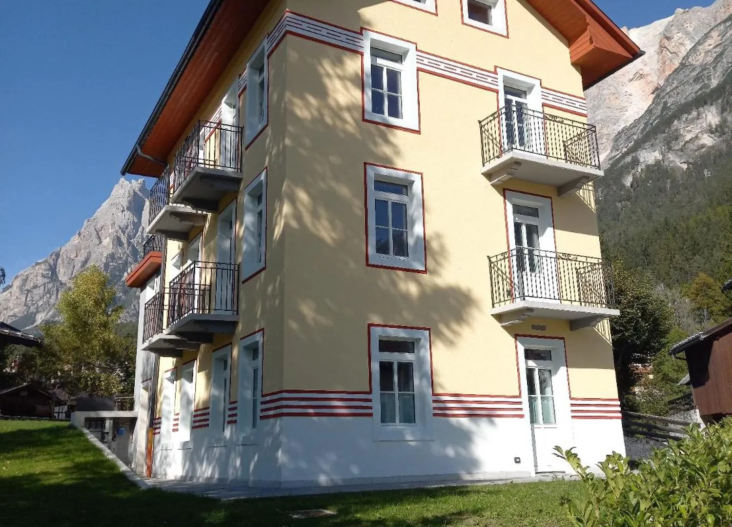 Mansarda Vale E Schena Con Vasca Idromassaggio 4 Posti Letto A Cortina D'Ampezzo Lägenhet San Vito di Cadore