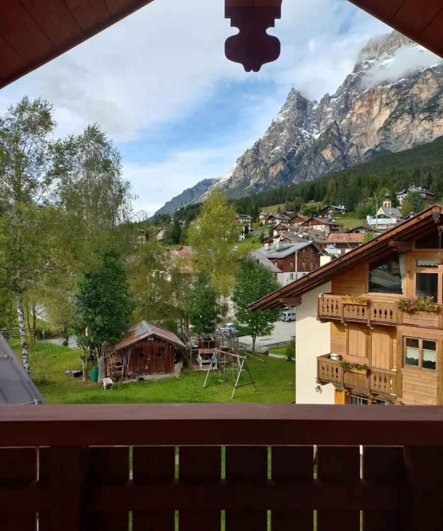 Mansarda Vale E Schena Con Vasca Idromassaggio 4 Posti Letto A Cortina D'Ampezzo Lägenhet San Vito di Cadore Italien